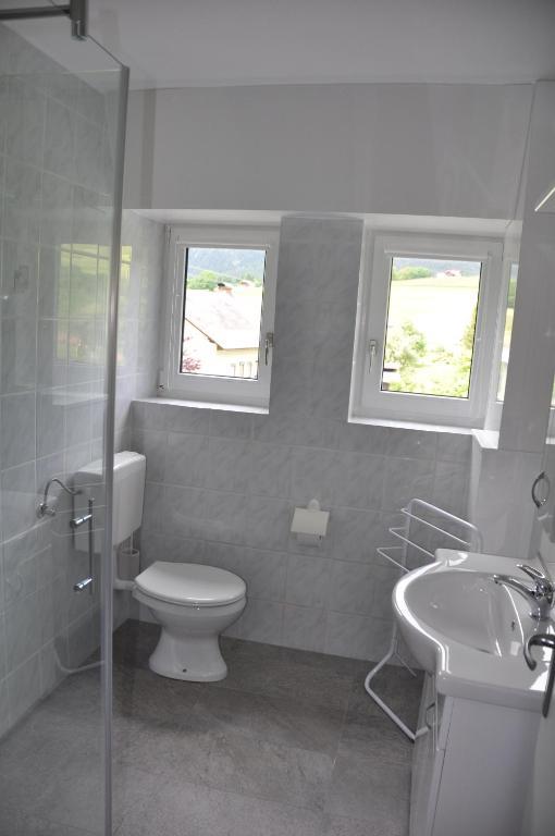 Ferienwohnungen Familie Jarnig Inge Görtschach Habitación foto