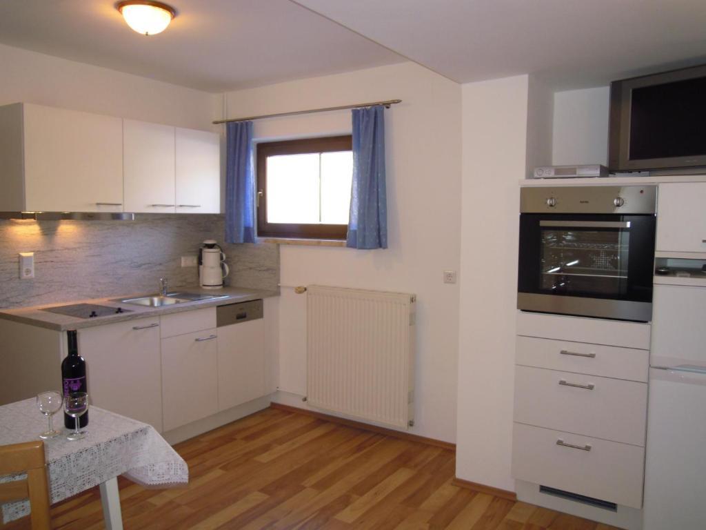 Ferienwohnungen Familie Jarnig Inge Görtschach Habitación foto